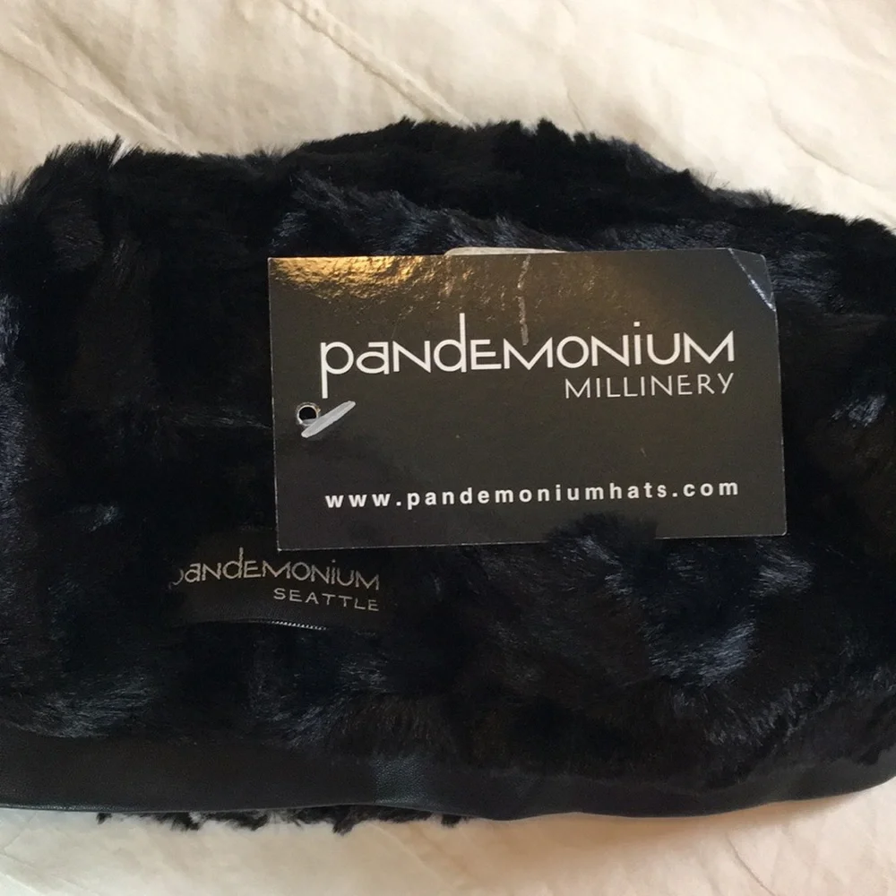 Pandemonium Beret, Reversible - Luxury Faux Fur in Smoky Essence With Black